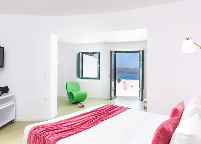 Avant Garde Hotel 4*