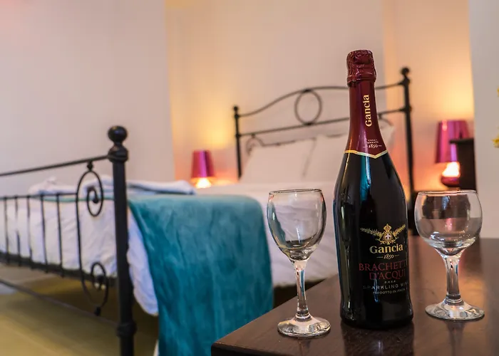 酒店 前卫套房酒店 Akrotírion