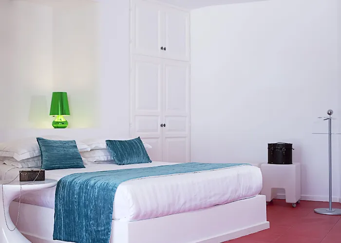 Hotel Avant Garde 4*