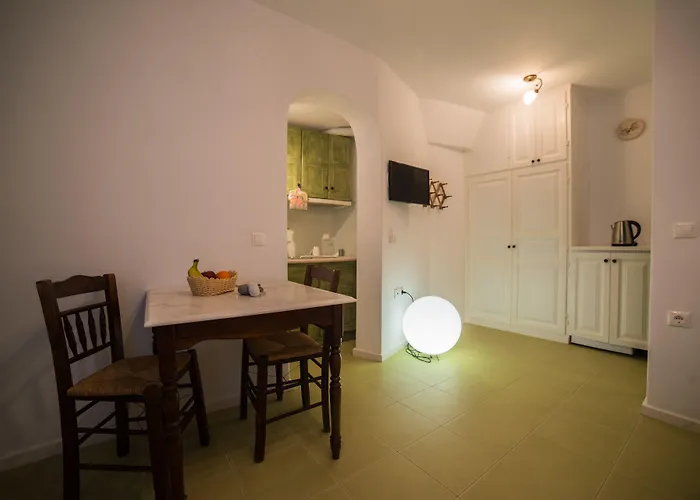 Avant Garde Hotel 4*